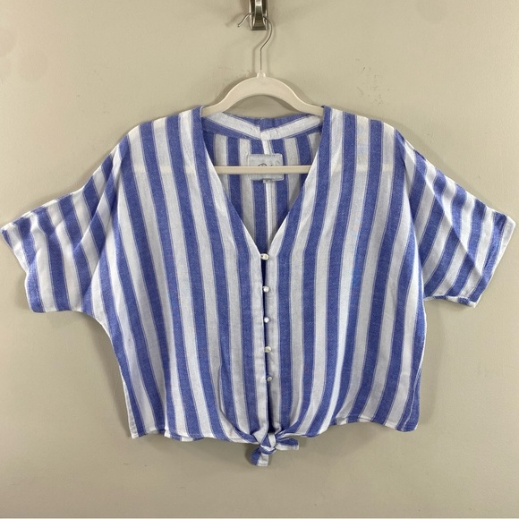 Rails Women’s Blue and White Striped Cropped Button Front Shirt Blouse Sz M - Picture 2 of 11